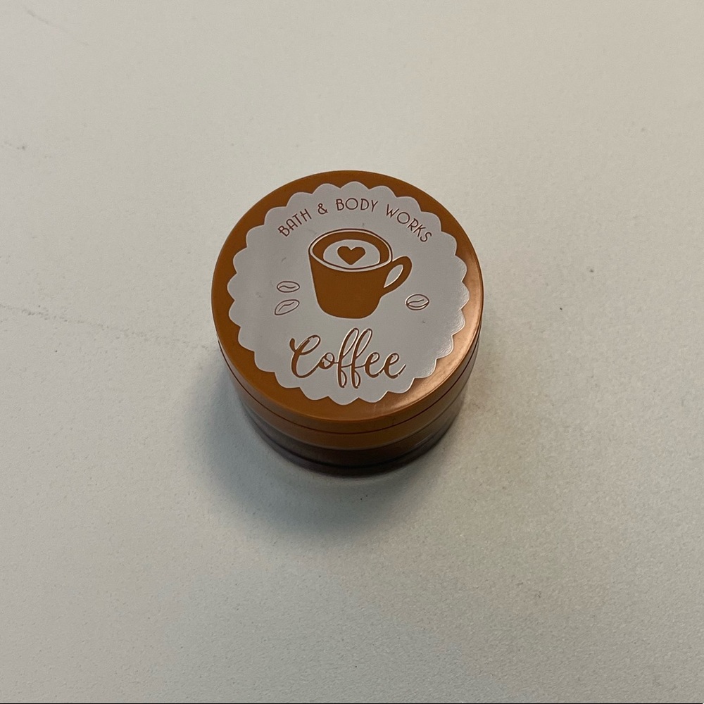 NWT Bath & Body Works Coffee scented exfoliating lip scrub (0.5 Oz) sealed